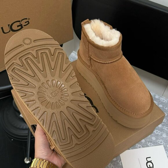 UGG Australia Classic Ultra Mini Platform Boots - Picture 6 of 7